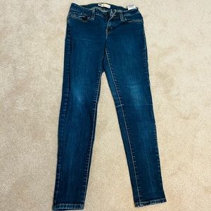 Levi’s Dark Wash Denim Legging Jeans in 9M